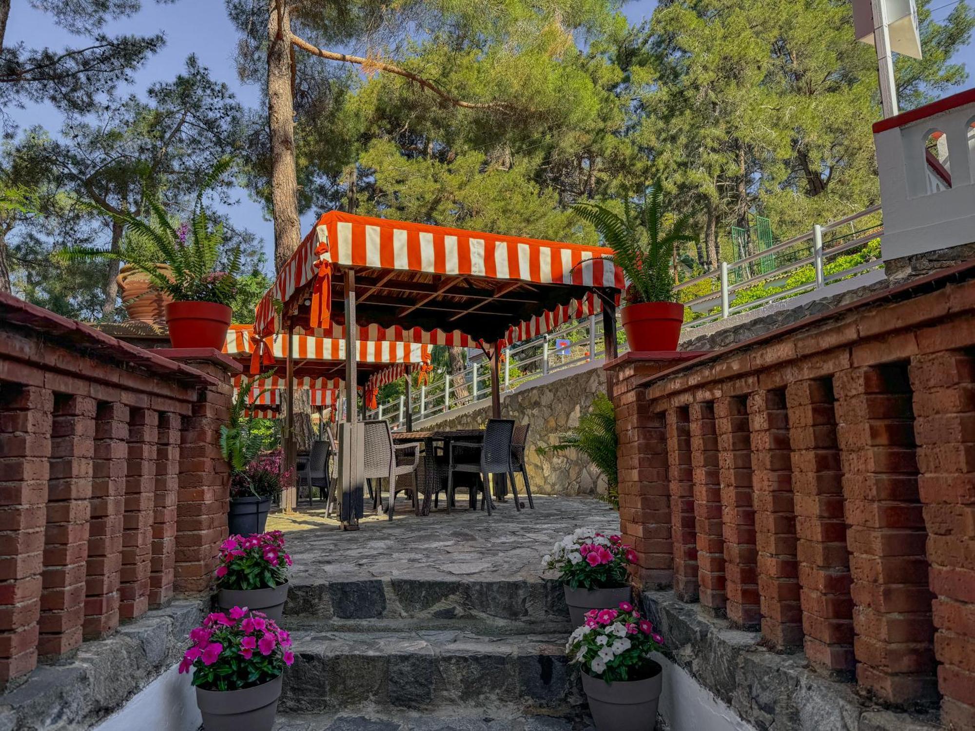 Semiramis Boutique Hotel & Spa Kato Platres Bagian luar foto