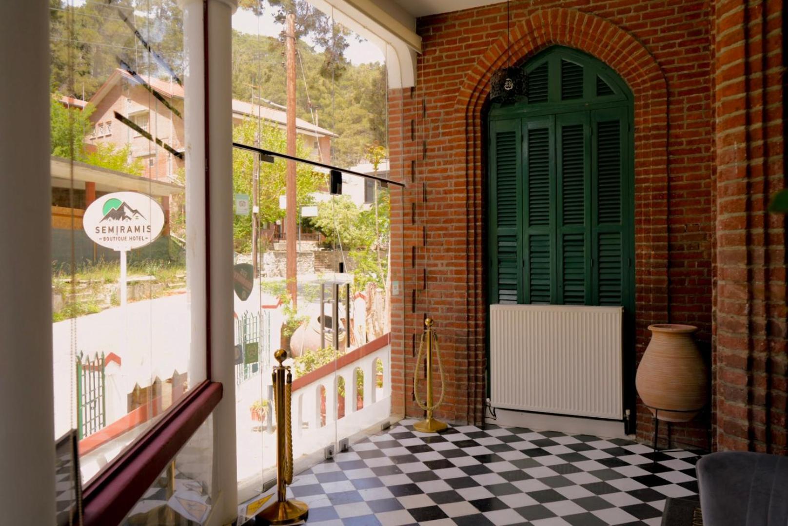 Semiramis Boutique Hotel & Spa Kato Platres Bagian luar foto
